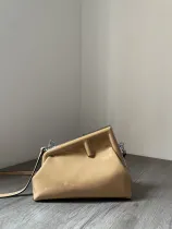 フェンディバッグFENDI 2023新作 ミルクティーカラー パテントレザー クラウドバッグ