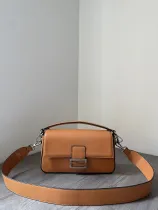 フェンディバッグFENDI 2023新作 アンダーアームバッグ