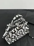 フェンディバッグFENDI 2023新作 ミニ子猫バッグ
