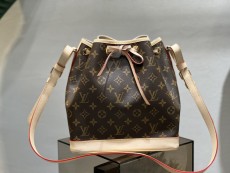 ルイヴィトンバッグLOUIS VUITTON 2023新作 BB ハンドバッグ