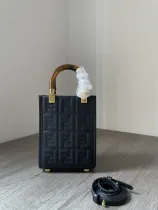 フェンディバッグFENDI 2023新作 ミニトート トータスシェル 携帯用メッセンジャーバッグ