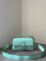 フェンディバッグFENDI 2023新作 アンダーアームバッグ