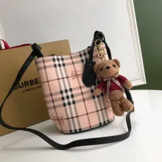 バーバリーバッグBURBERRY 2023新作 クロスボディ バケットバッグ