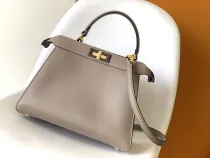 フェンディバッグFENDI 2023新作 ミディアム ハンドバッグ
