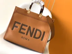 フェンディバッグFENDI 2023新作 ミディアム ハンドバッグ