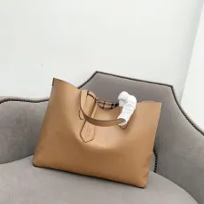 バーバリーバッグBURBERRY 2023新作 マミーバッグ