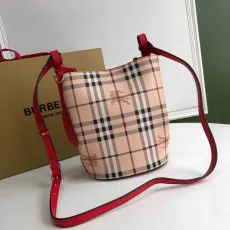 バーバリーバッグBURBERRY 2023新作 クロスボディ バケットバッグ
