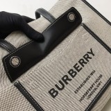 バーバリーバッグBURBERRY 2023新作 スモール ツーカラー キャンバス＆レザー トートバッグ