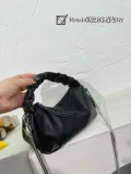 プラダバッグPRADA 2023新作 レザー クラウド バッグ