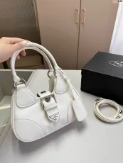 プラダバッグPRADA 2023新作 ムーンハンド アンダーバッグ