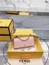 フェンディバッグFENDI 2023新作 バゲットバッグ