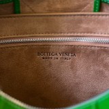 ボッテガヴェネタバッグBOTTEGA VENETA 2023 新品 メンズ カメラバッグ 731165