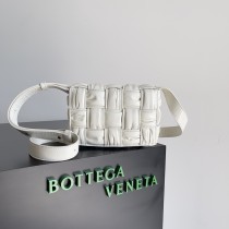ボッテガヴェネタバッグBOTTEGA VENETA 2023新作 プリーツ ウーブンバッグ