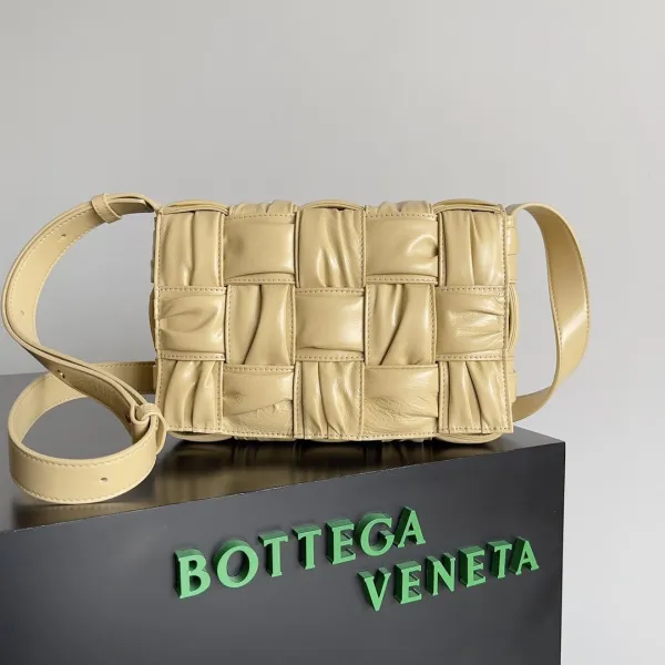 ボッテガヴェネタバッグBOTTEGA VENETA 2023新作 ラージ スモール スクエア バッグ