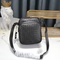 ボッテガヴェネタバッグBOTTEGA VENETA 2023新作 ウーブン スモール メッセンジャーバッグ