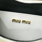 ミュウミュウバッグMiu Miu 2023新作高品質5BH211クリスタルチェーンエディションアクセサリーハンドバッグ