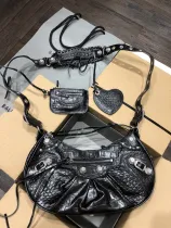 バレンシアガバッグBALENCIAGA 2023年新作高級黒半三日月脇団子バッグダイヤモンドクロコダイルパターン