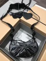 バレンシアガバッグBALENCIAGA 2023新作 上質 クロコダイル柄 黒 半三日月 脇団子