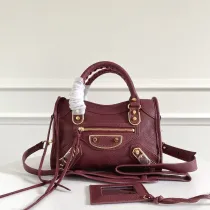 バレンシアガバッグBALENCIAGA 2023年新作高品質ゴールドバックルワインレッドスモールゴートスキンバイクバッグ