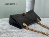 バレンシアガバッグBALENCIAGA 2023年新作高品質の小さな黒いクロコダイルの金のバックルの砂時計のチェーンバッグ