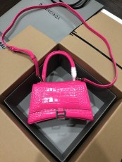 バレンシアガバッグBALENCIAGA 2023年新作高級クロコダイルピンクシルバーバックル砂時計バッグ