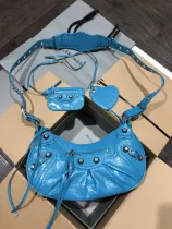 バレンシアガバッグBALENCIAGA 2023新作 上質な半月わき餃子