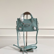 バレンシアガバッグBALENCIAGA 2023年新作高品質レイクブルーとシルバーネイルゴートスキンバイクバッグ