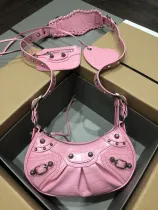 バレンシアガバッグBALENCIAGA 2023年新作高級クロコダイルピンク半月形脇団子バッグ