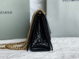 バレンシアガバッグBALENCIAGA 2023年新作高品質の小さな黒いクロコダイルの金のバックルの砂時計のチェーンバッグ