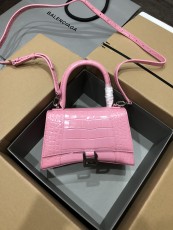 バレンシアガバッグBALENCIAGA 2023年新作高級クロコダイル新作ピンクシルバーバックル砂時計バッグ