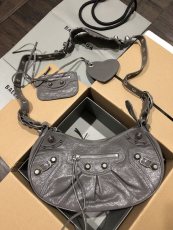 バレンシアガバッグBALENCIAGA 2023新作高級餃子