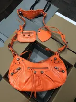 バレンシアガバッグBALENCIAGA 2023新作 上質な半月わき餃子