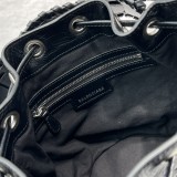バレンシアガバッグBALENCIAGA 2023 新しい高品質 92567 小さな黒いオートバイのバケット バッグ