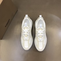 バーバリー靴BURBERRY 2023 新作 メンズ ハイトニング スニーカー