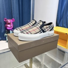 バーバリー靴BURBERRY 2023新作 カジュアルシューズ