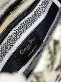 ディオールバッグDIOR 2023新しい高品質M0565 5グリッド刺繍フローラルホワイトハンドバッグ