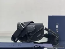 ディオールバッグDIOR 2023新作 高品質 1ADPO044 サドル クラッチバッグ