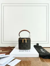 セリーヌバッグCELINE 2023年新作 高品質 ミニロゴプリント レザー コスメケース