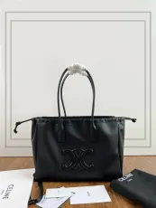 セリーヌバッグCELINE 2023年新作 上質なスムースレザーの巾着バッグ