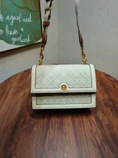 トリーバーチバッグTORY BURCH 2023年新作高品質1612ホワイトフラワーショルダーバッグ