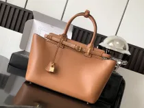 セリーヌバッグCELINE 2023年新作 高品質 199873ET7.04LU 牛革 ハンドバッグ