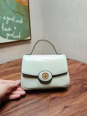トリーバーチバッグTORY BURCH 2023年新作高品質892スモールパテントレザー両用ショルダーバッグ