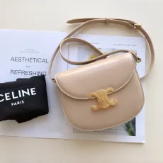 セリーヌバッグCELINE 2023年新作 高品質サドルバッグ クリスタルシャイニーカウハイド ミルクティーカラー