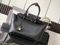 セリーヌバッグCELINE 2023年新作 高品質 199873ET7.04LU 牛革 ハンドバッグ