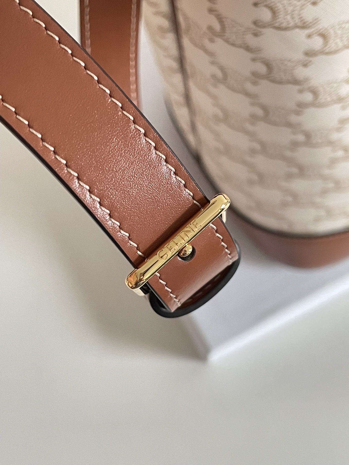 セリーヌバッグCELINE 2023年新作 高品質 191132.PH ラージ バケットバッグ