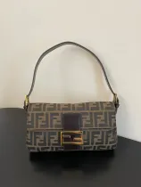 フェンディバッグFENDI 2023年新作高品質5021B50ゴールドバックルスモールバゲットバッグ