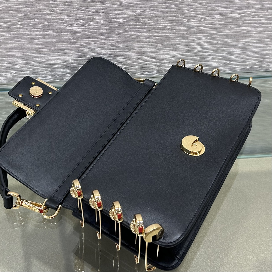 フェンディバッグFENDI 2023新作高品質ミディアムバゲットハンドバッグ