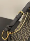 フェンディバッグFENDI 2023 新しい高品質の小さな老眼用脇の下バッグ
