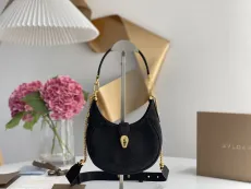 ブルガリバッグBVLGARI 2023 新品 高品質 291632 スモール ブラック スネーク メッセンジャーバッグ 脇の下バッグ