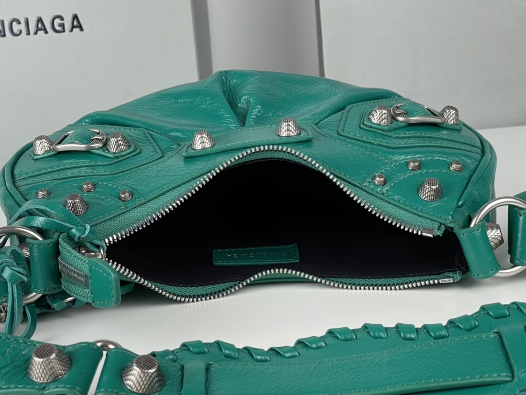バレンシアガバッグBALENCIAGA 2023新作 高品質 701 バースト エメラルド ハーフクレセント 脇餃子